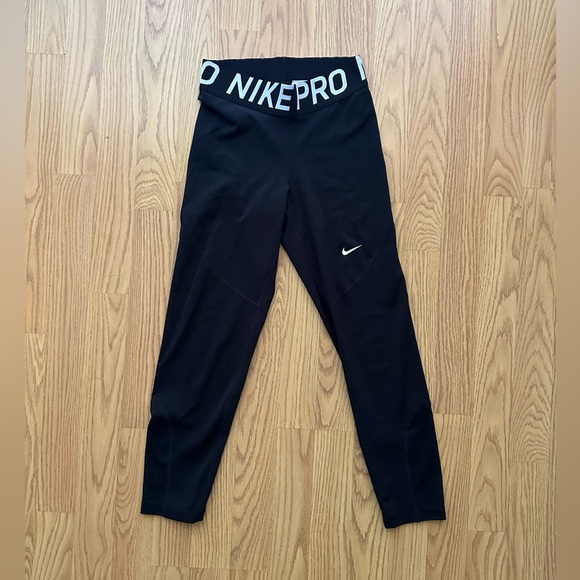 Women’s Nike Pro Crop Tights - Picture 5 of 6
